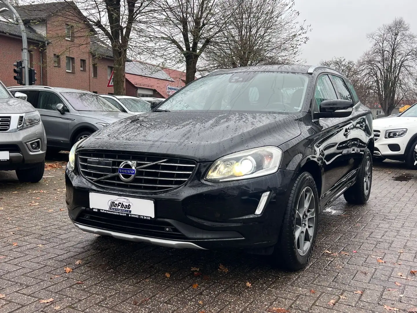 Volvo XC60 Ocean Race 2WD Automatik Schwarz - 2