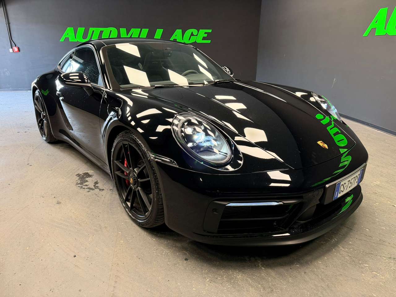 Porsche 992 911 Coupe 3.0 Carrera 4 GTS auto