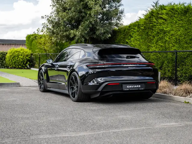 Porsche Taycan view 29