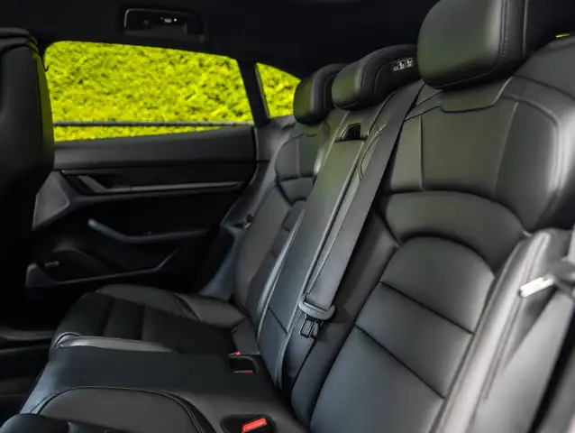 Porsche Taycan view 9