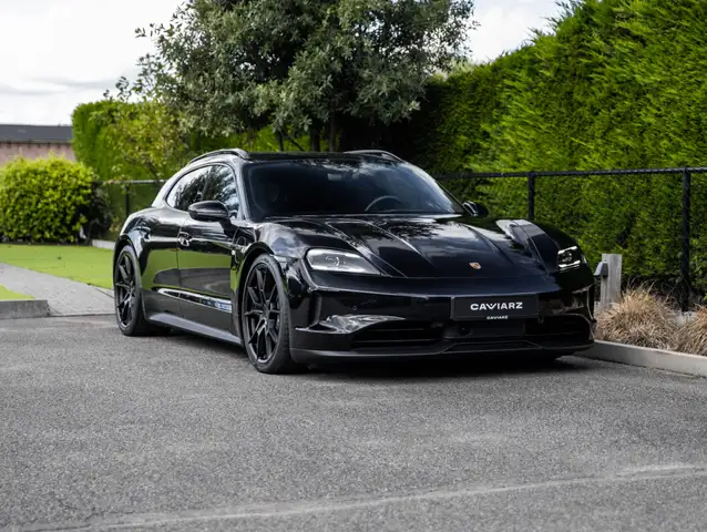 Porsche Taycan view 18