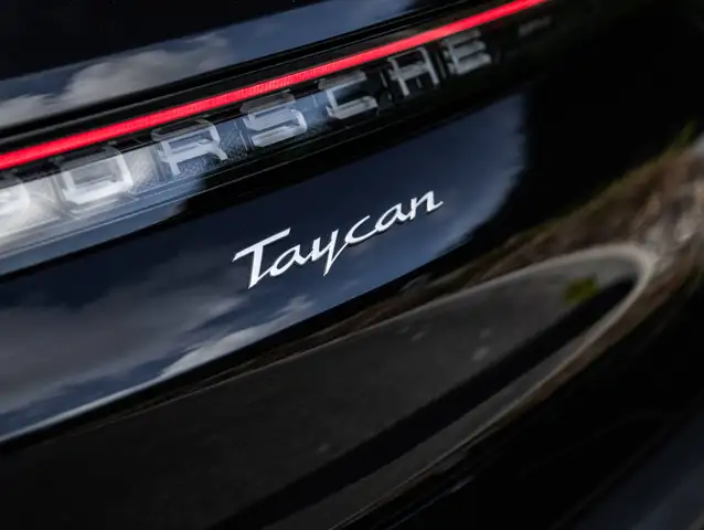 Porsche Taycan view 25