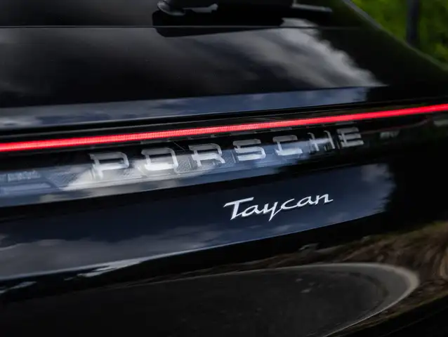 Porsche Taycan view 24