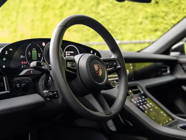 Porsche Taycan view 7