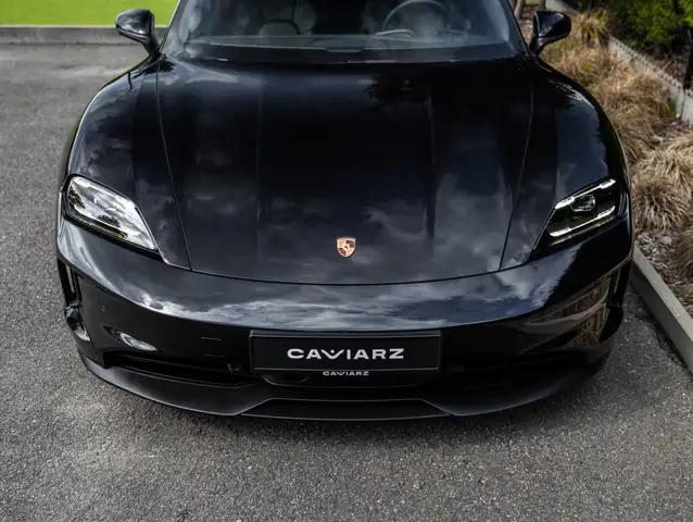 Porsche Taycan view 12