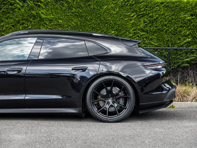 Porsche Taycan view 22