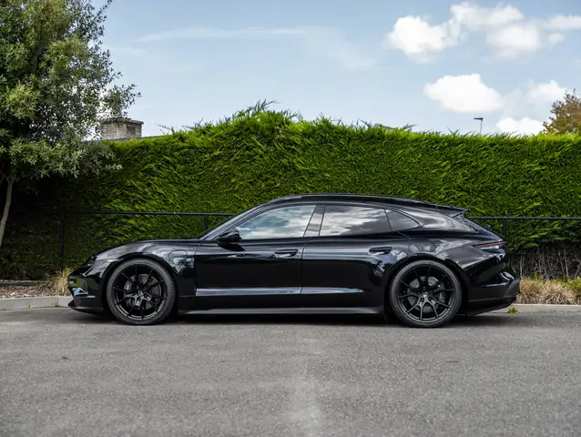 Porsche Taycan view 3