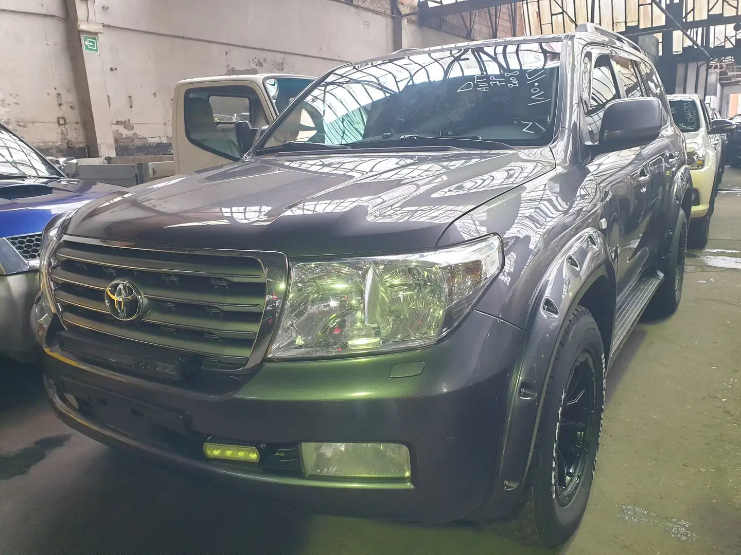Toyota Land Cruiser Landcruiser 4.5 D-4D V8 VIP 7pl. DPF Gris - 1