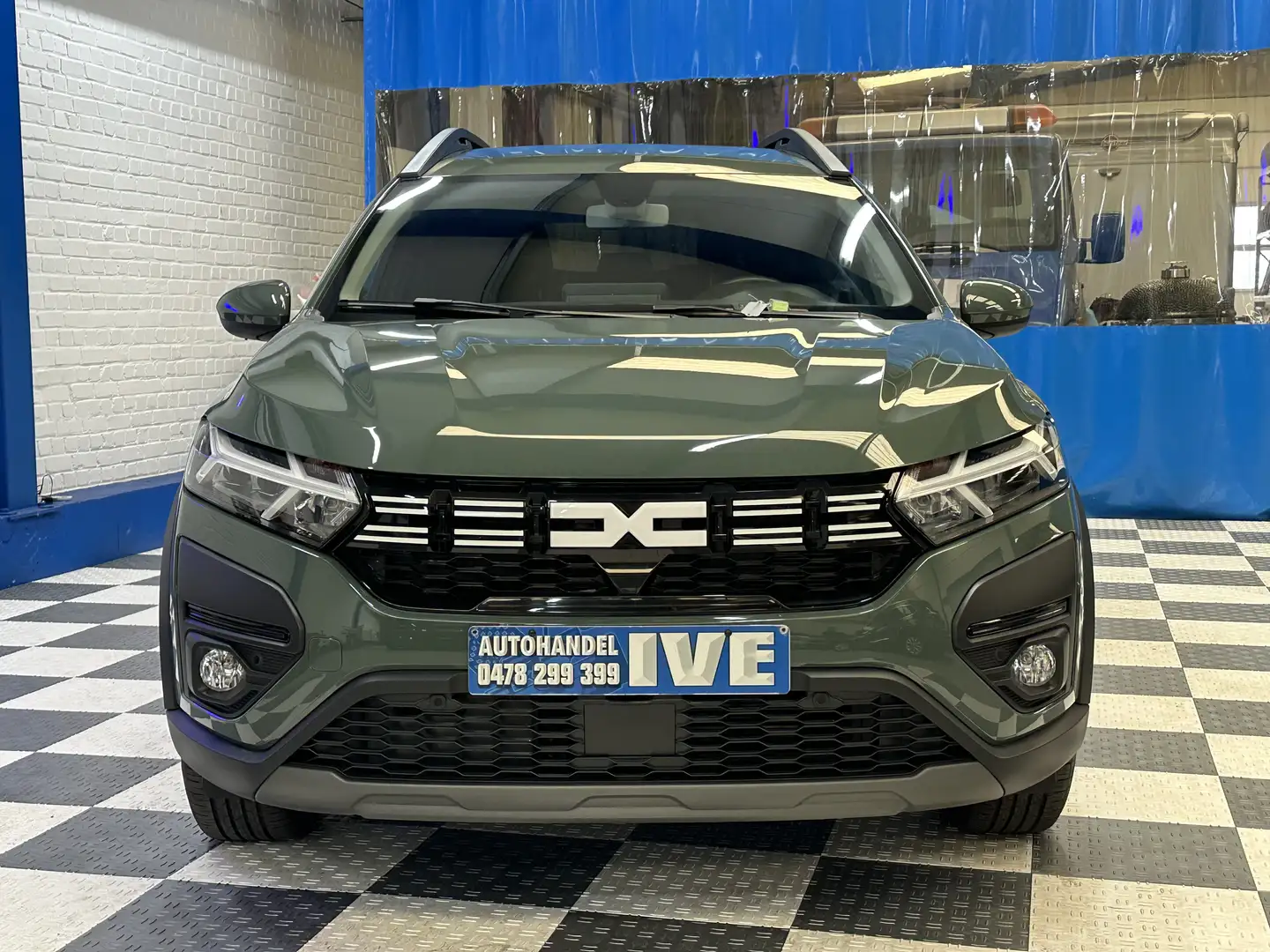 Dacia Jogger 1.6 Hybrid 140 Expression **Apple - Android** Groen - 2