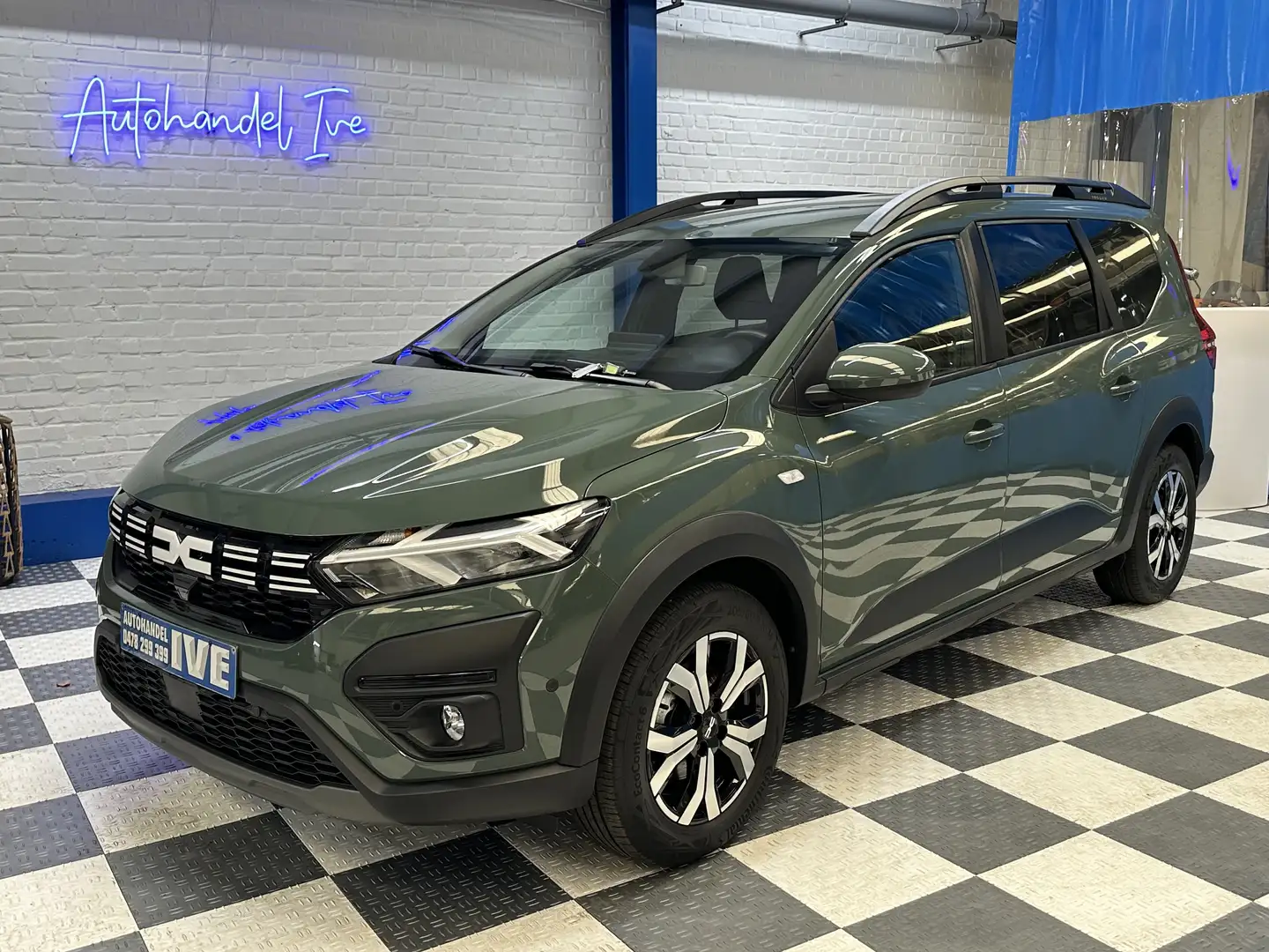 Dacia Jogger 1.6 Hybrid 140 Expression **Apple - Android** Groen - 1
