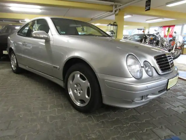 Mercedes-Benz CLK 230 Kompressor Elegance nur 76.100 Kilometer