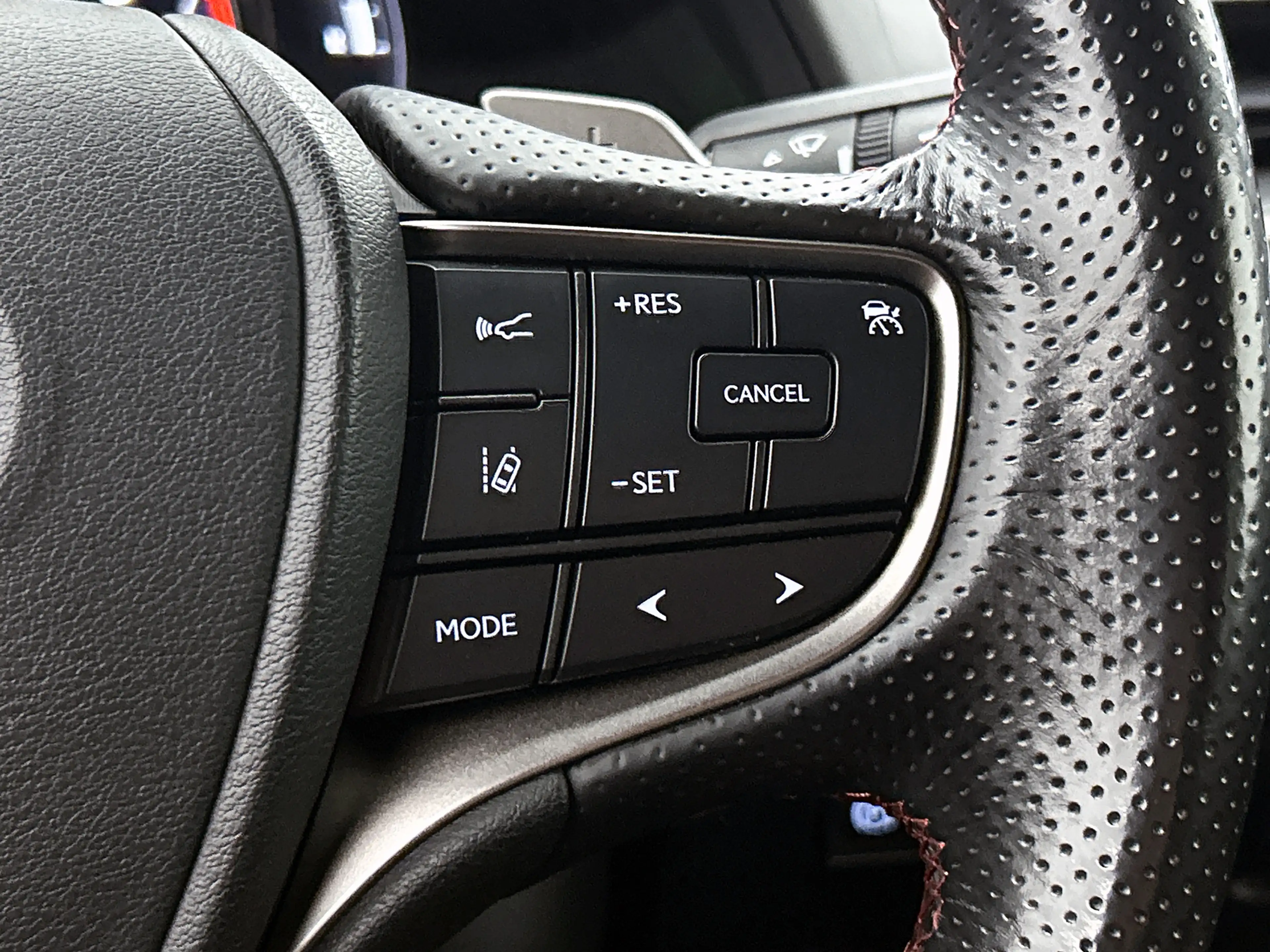 Lexus UX 250h F Sport Line | Adaptief Dempingsysteem | Stoelverw — photo 15