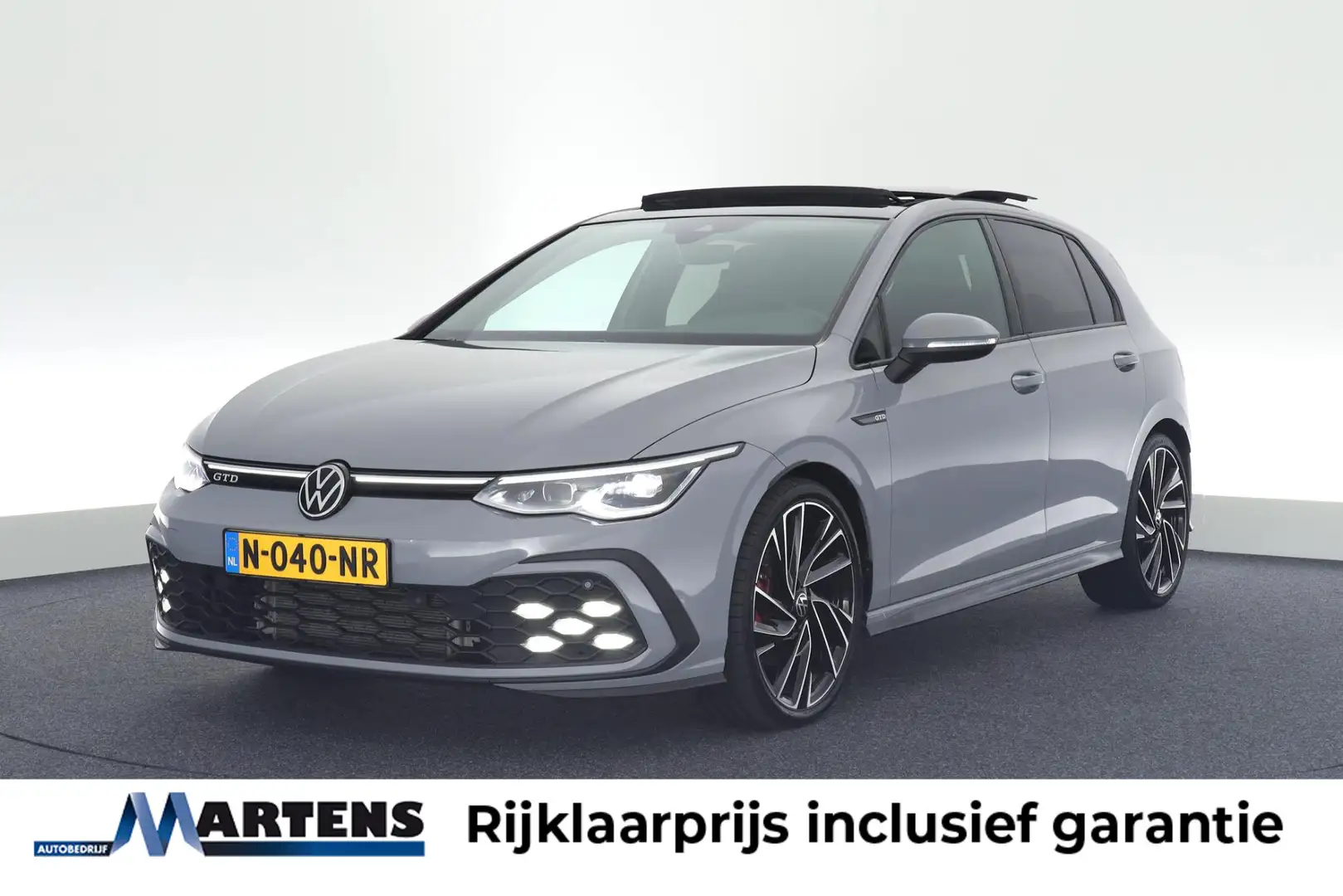 Volkswagen Golf GTD 2.0 TDI 200pk DSG Panoramadak Camera Virtual Cockp Grijs - 1
