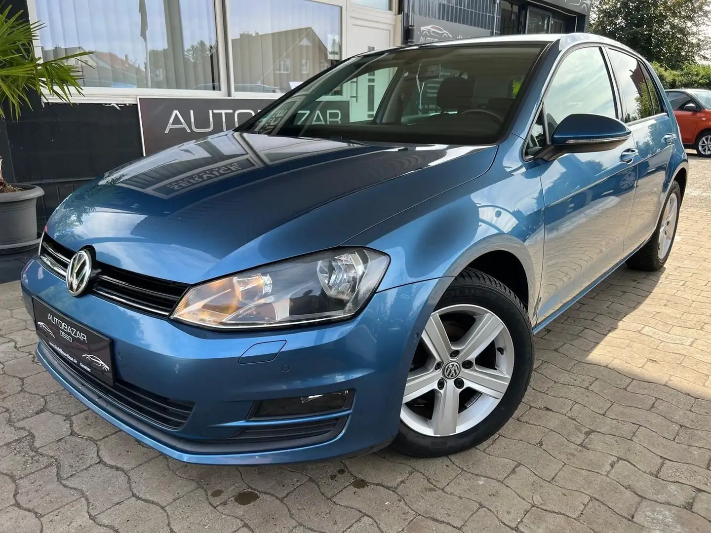Volkswagen Golf 7 1.2 TSI Comfortline Blue Motion Tech Blau - 1