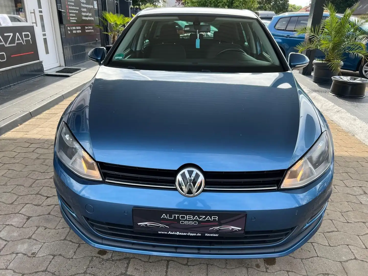 Volkswagen Golf 7 1.2 TSI Comfortline Blue Motion Tech Blau - 2