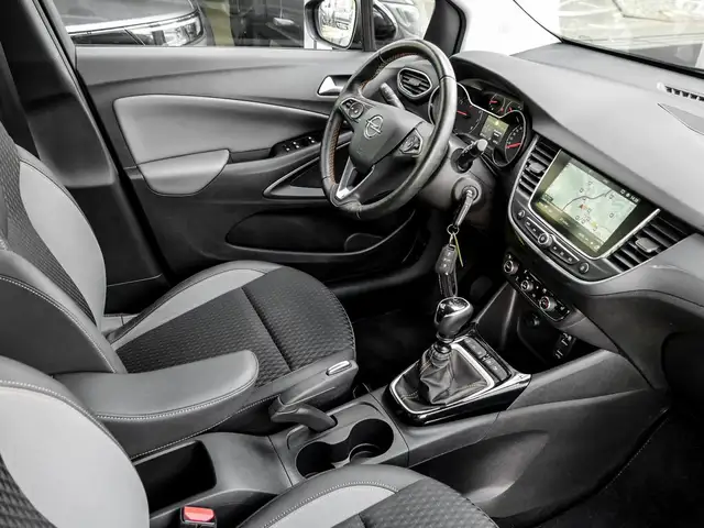 Opel Crossland view 3