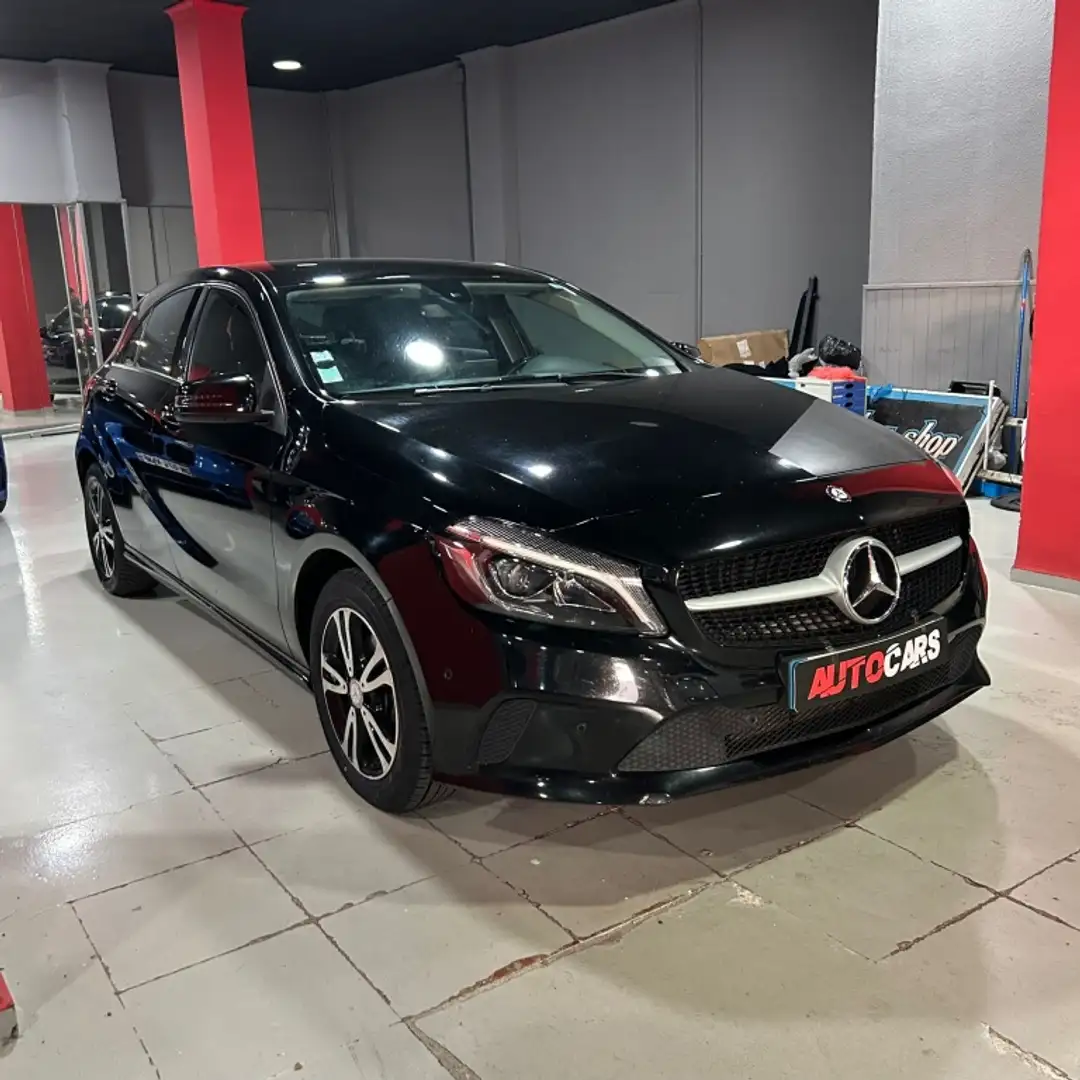 Mercedes-Benz A 180 180d 7G-DCT Noir - 1