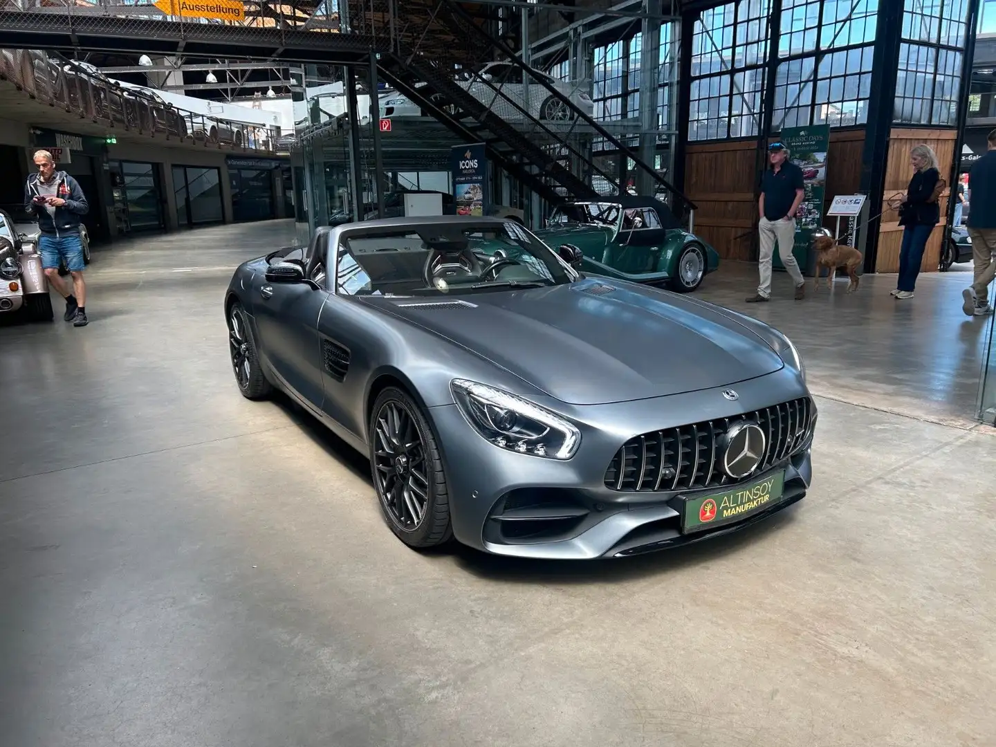 Mercedes-Benz AMG GT Roadster Серый - 1