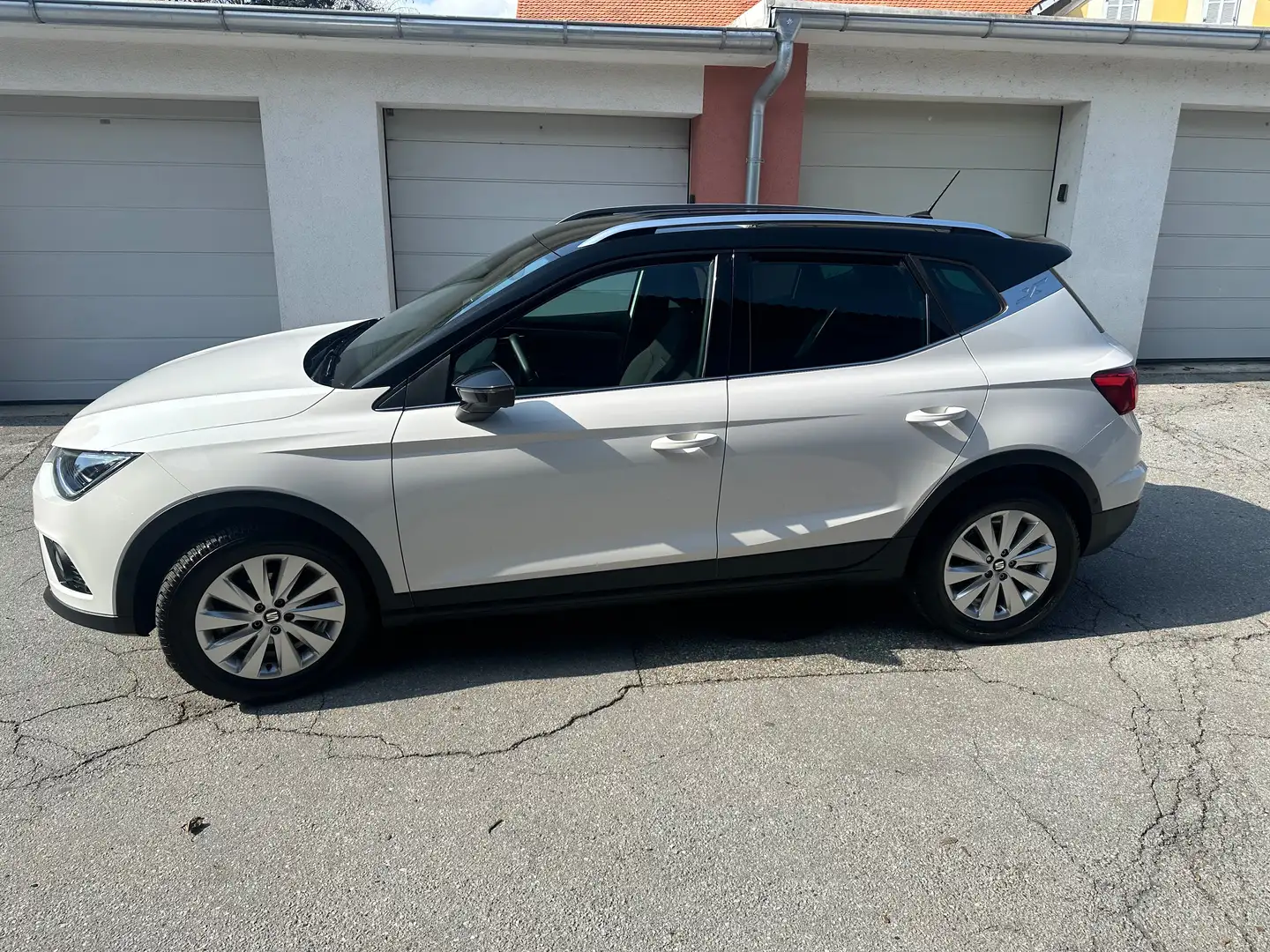 SEAT Arona Arona 1,0 Eco TSI FR Style Weiß - 2