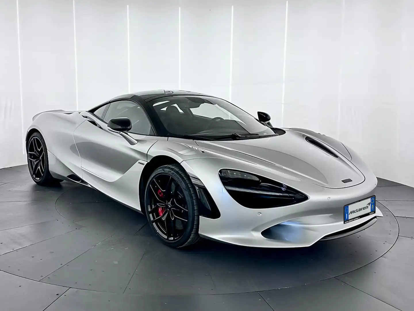 McLaren 750S Coupe MY27 - McLaren Milano Plateado - 1