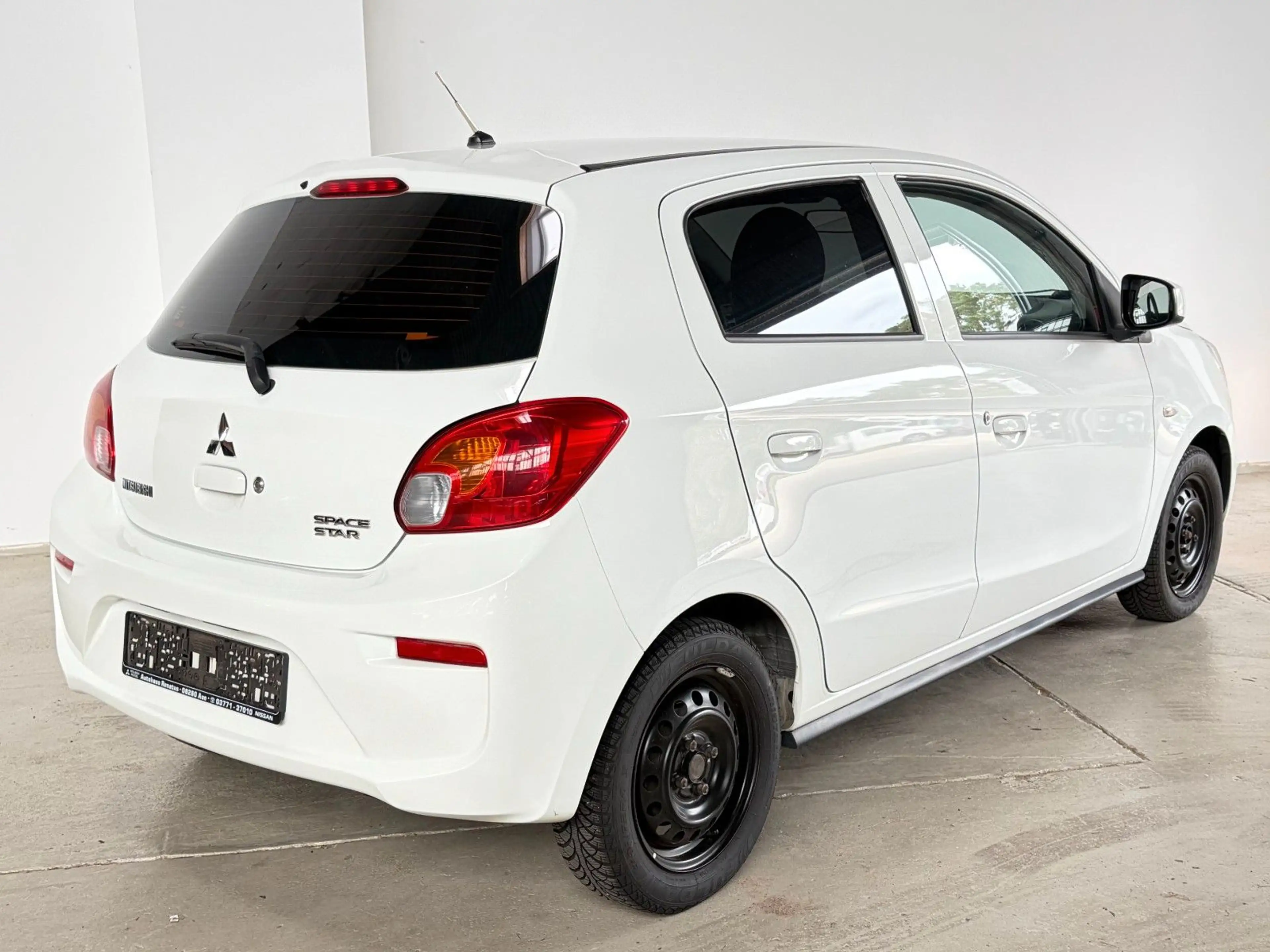 Mitsubishi Space Star 1.0 — photo 3