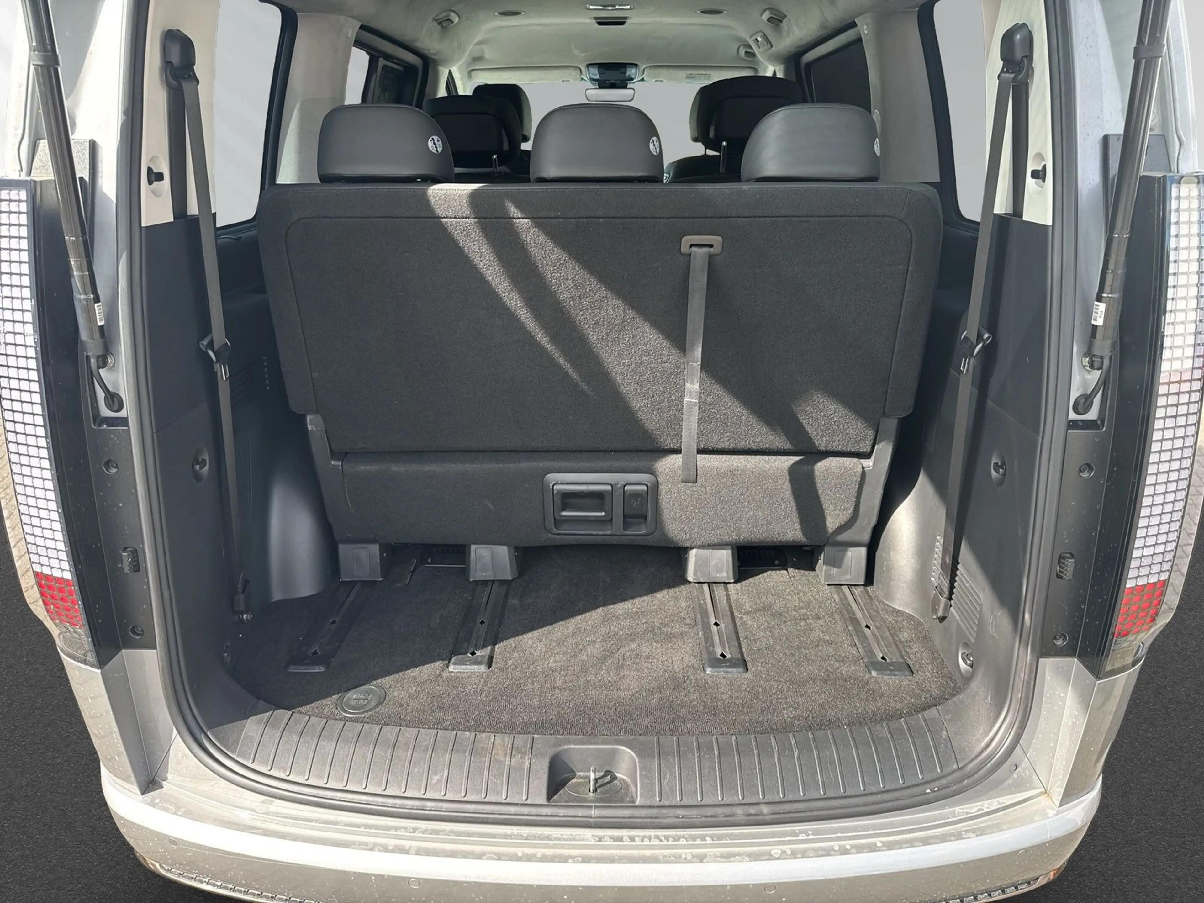 Hyundai STARIA STARIA SIGNATURE 2.2 CRDi 8AT 2WD +NAVI+KAM+ALL+ — photo 7