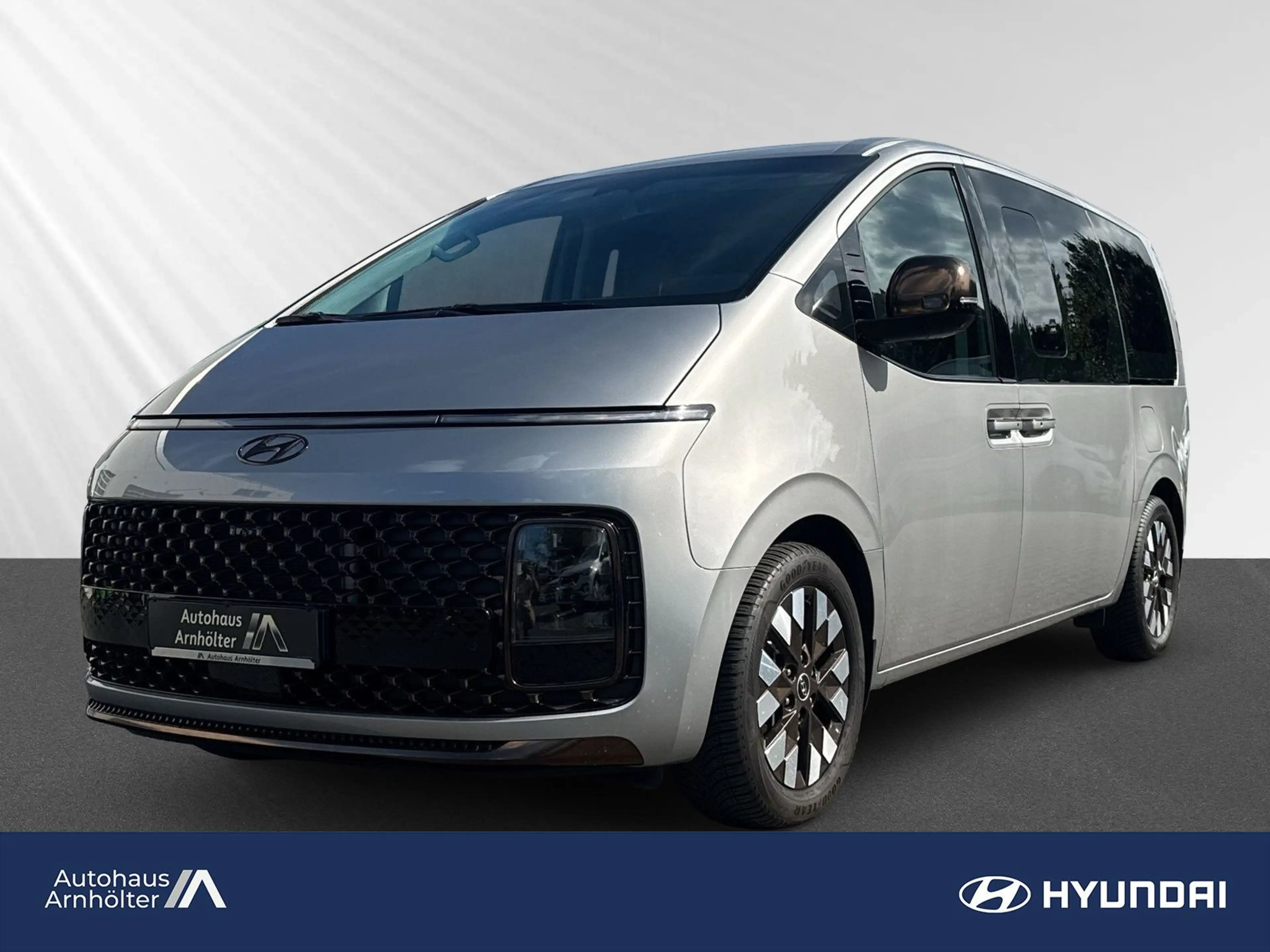 Hyundai STARIA STARIA SIGNATURE 2.2 CRDi 8AT 2WD +NAVI+KAM+ALL+