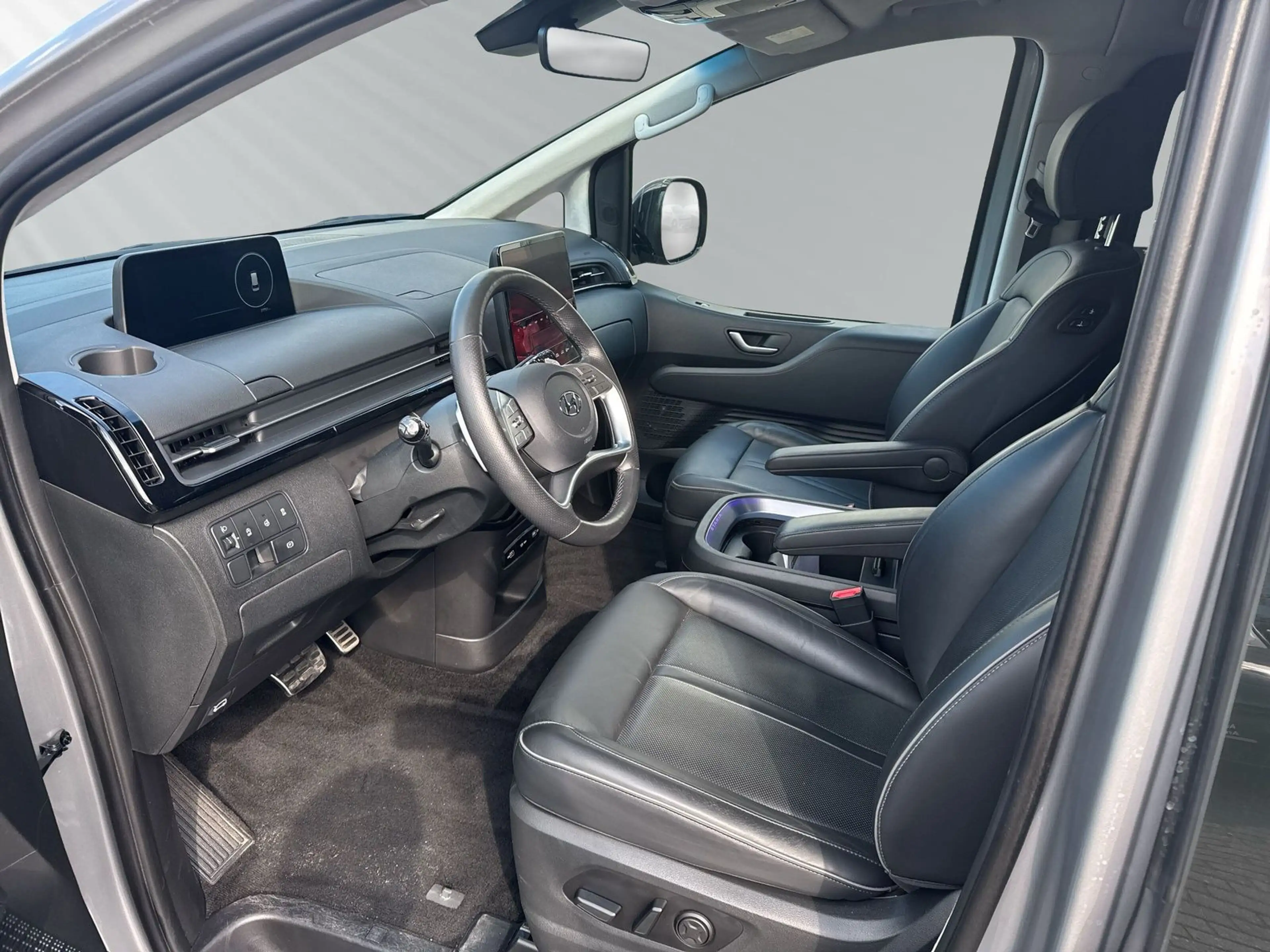 Hyundai STARIA STARIA SIGNATURE 2.2 CRDi 8AT 2WD +NAVI+KAM+ALL+ — photo 9