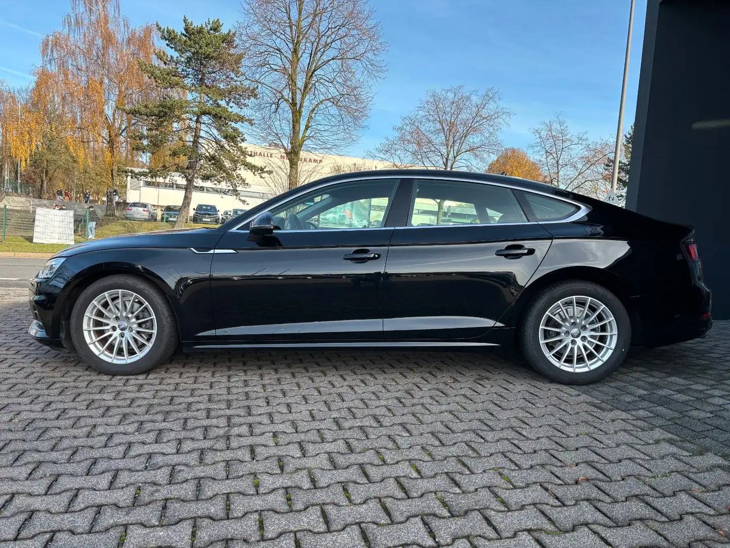 Audi A5 Sportback PDC SHZ ALU XENON 1-HAND Schwarz - 2