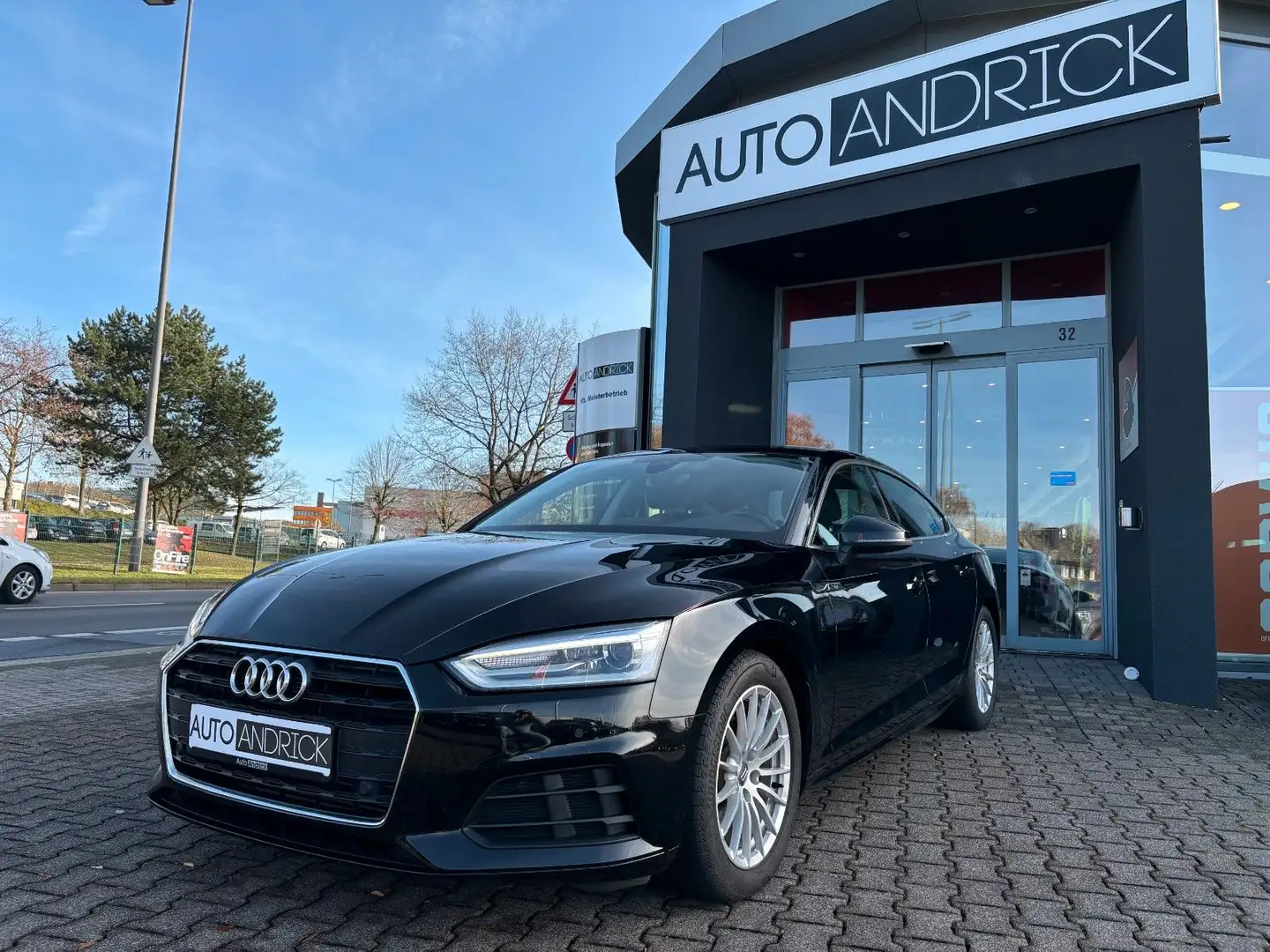 Audi A5 Sportback PDC SHZ ALU XENON 1-HAND Schwarz - 1