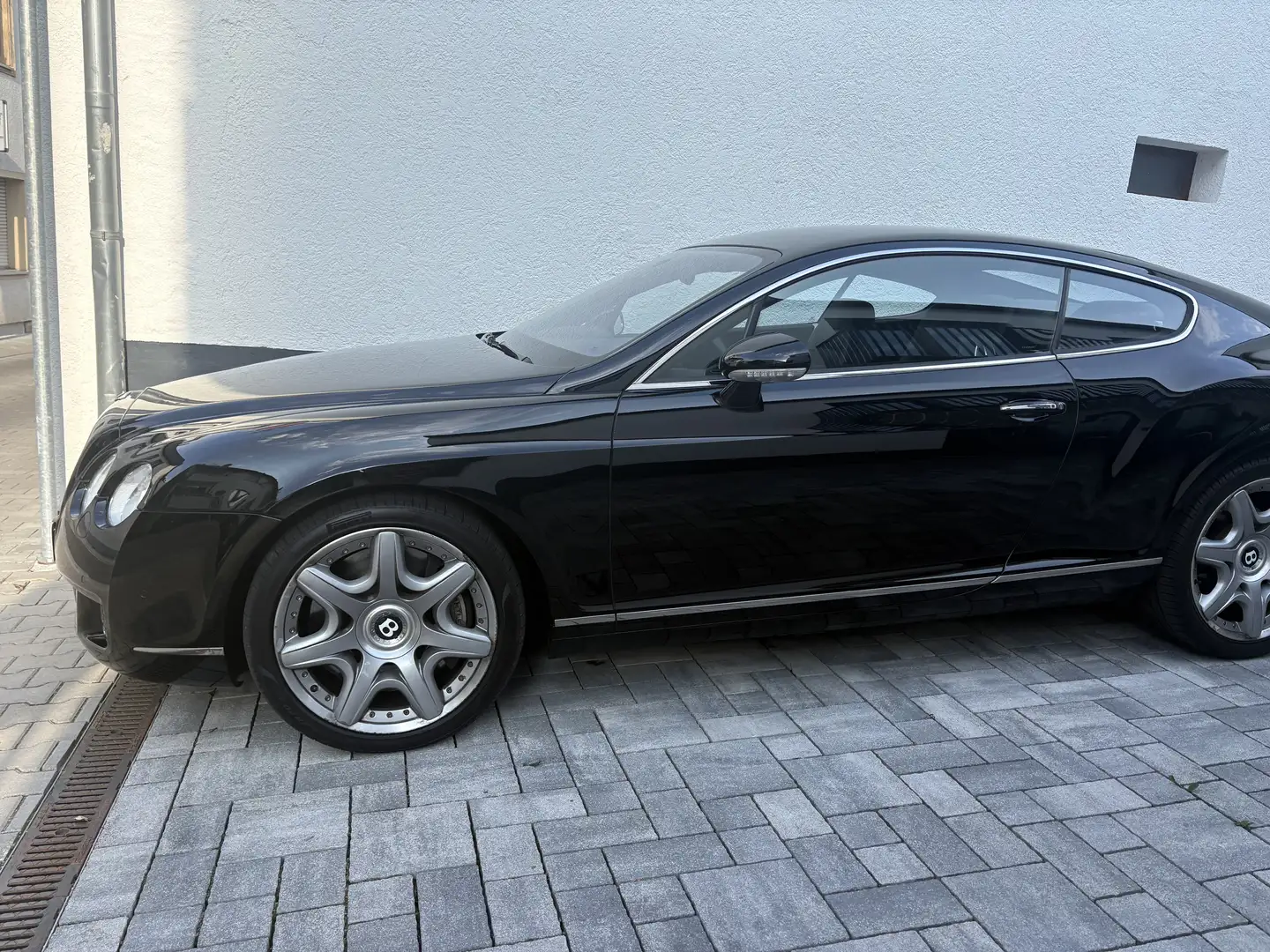 Bentley Continental GT Mulliner Schwarz - 2