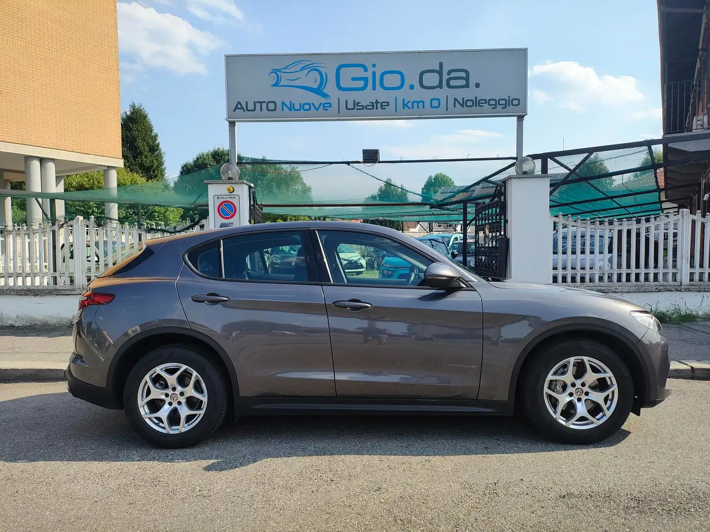Alfa Romeo Stelvio ALFA ROMEO STELVIO 2.2 160CV KM 47225-2021 Grijs - 2
