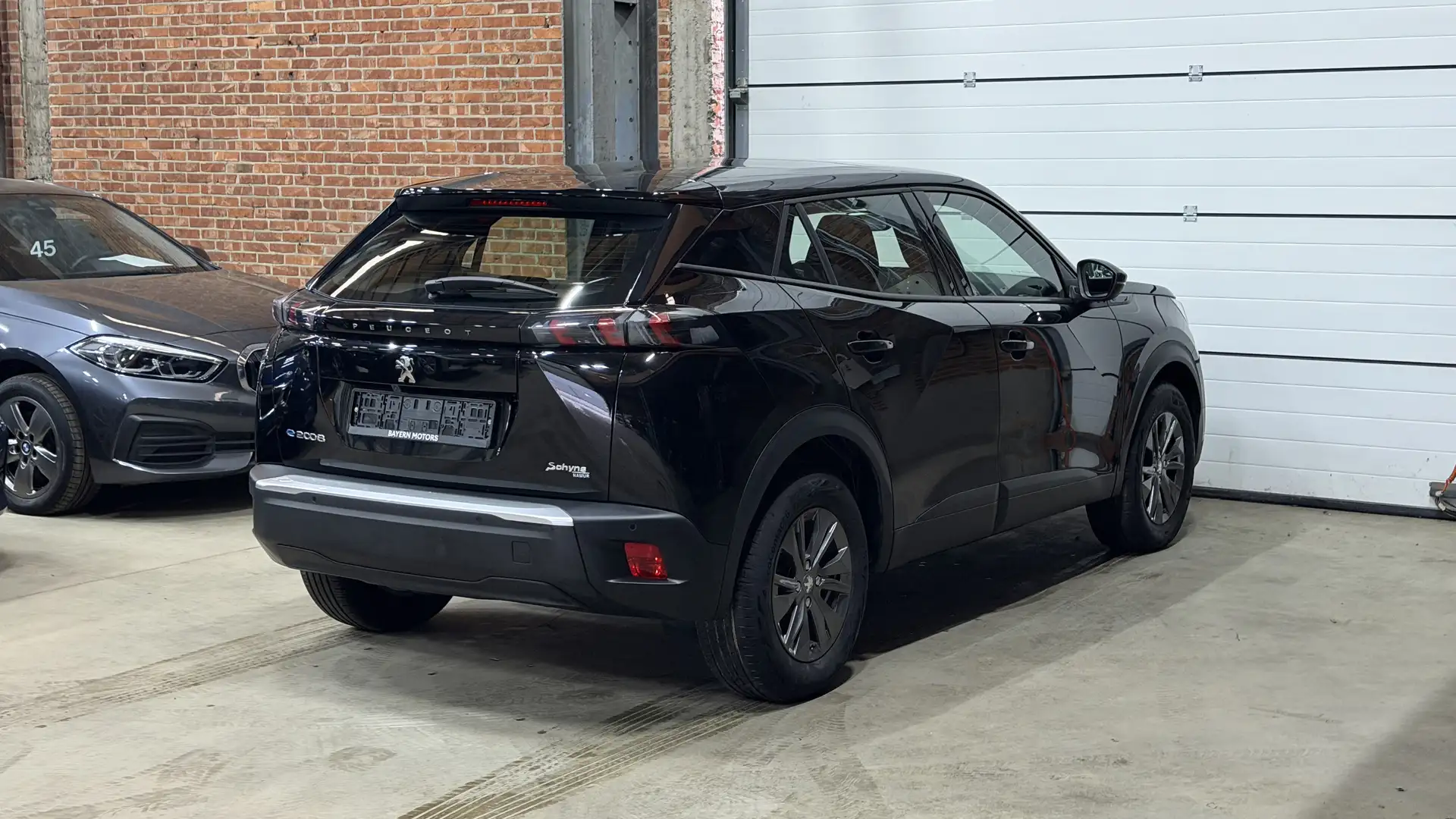 Peugeot e-2008 50 kWh Navi CarPlay Camera Elektrische Garantie Noir - 2