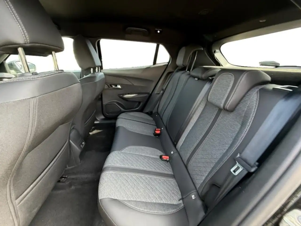 Peugeot 2008 2008 — photo 11