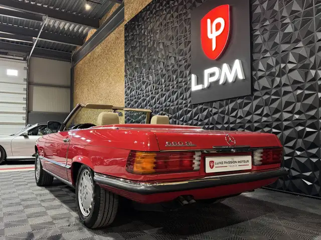 Mercedes-Benz SL view 6