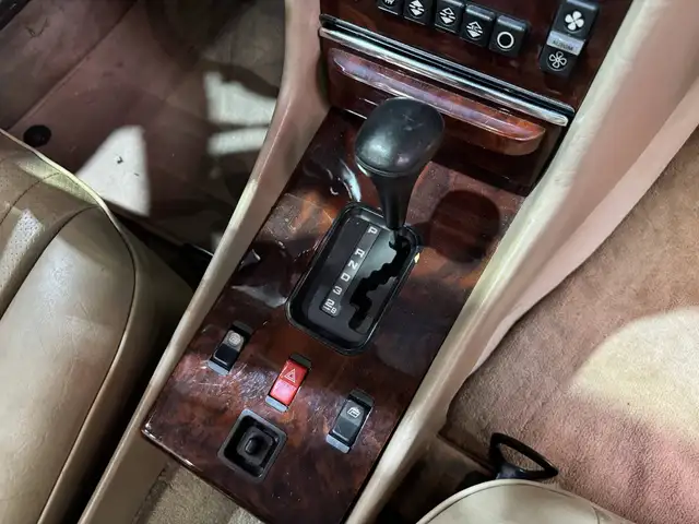Mercedes-Benz SL view 14