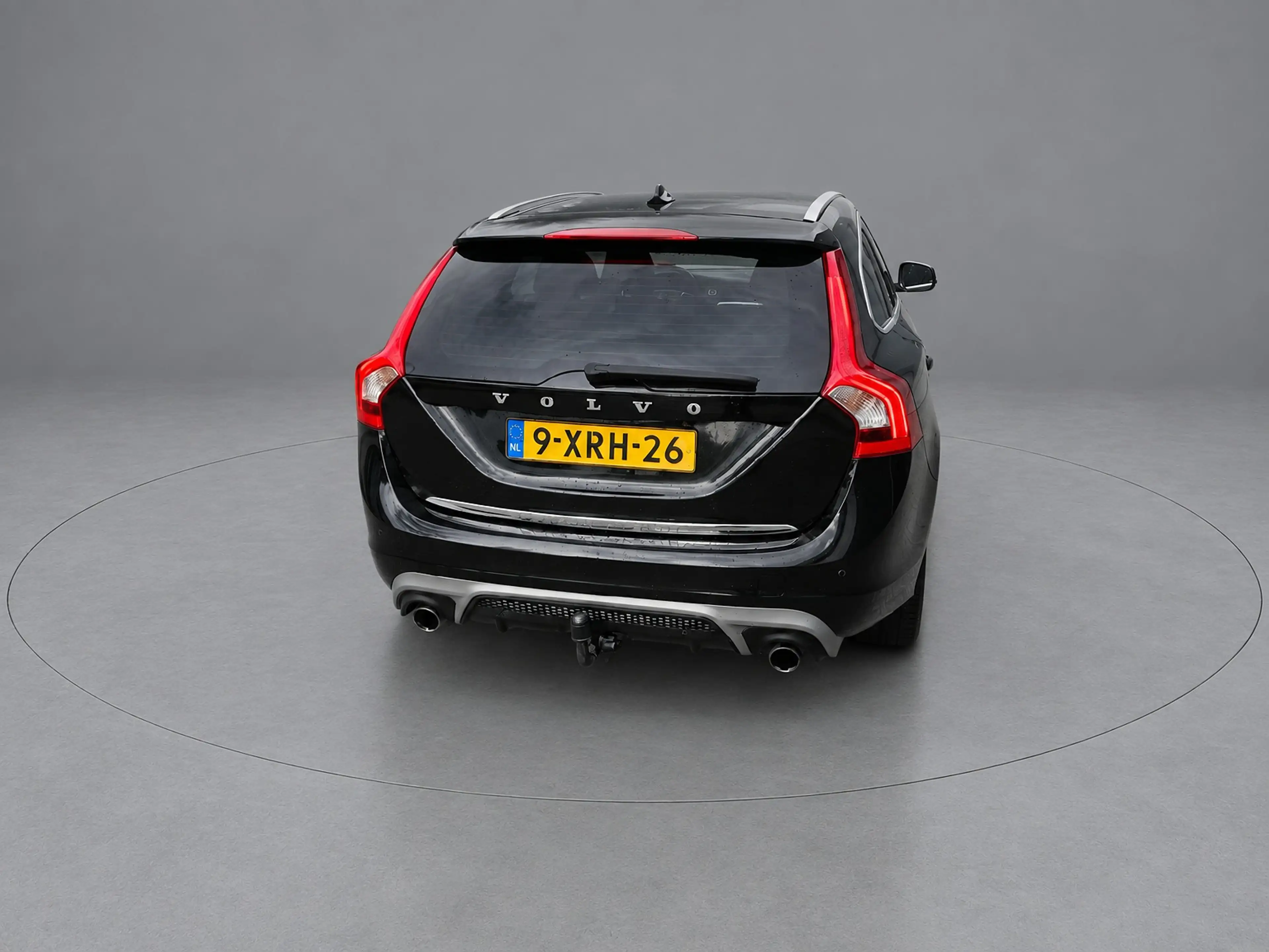 Volvo V60 2.4 D6 AWD Plug-In Hybrid R-Design — photo 7