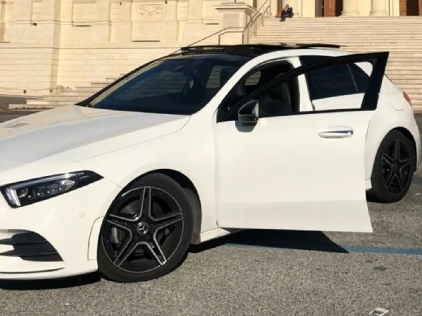 Mercedes-Benz A 180 A 180 d Premium auto Bianco - 2