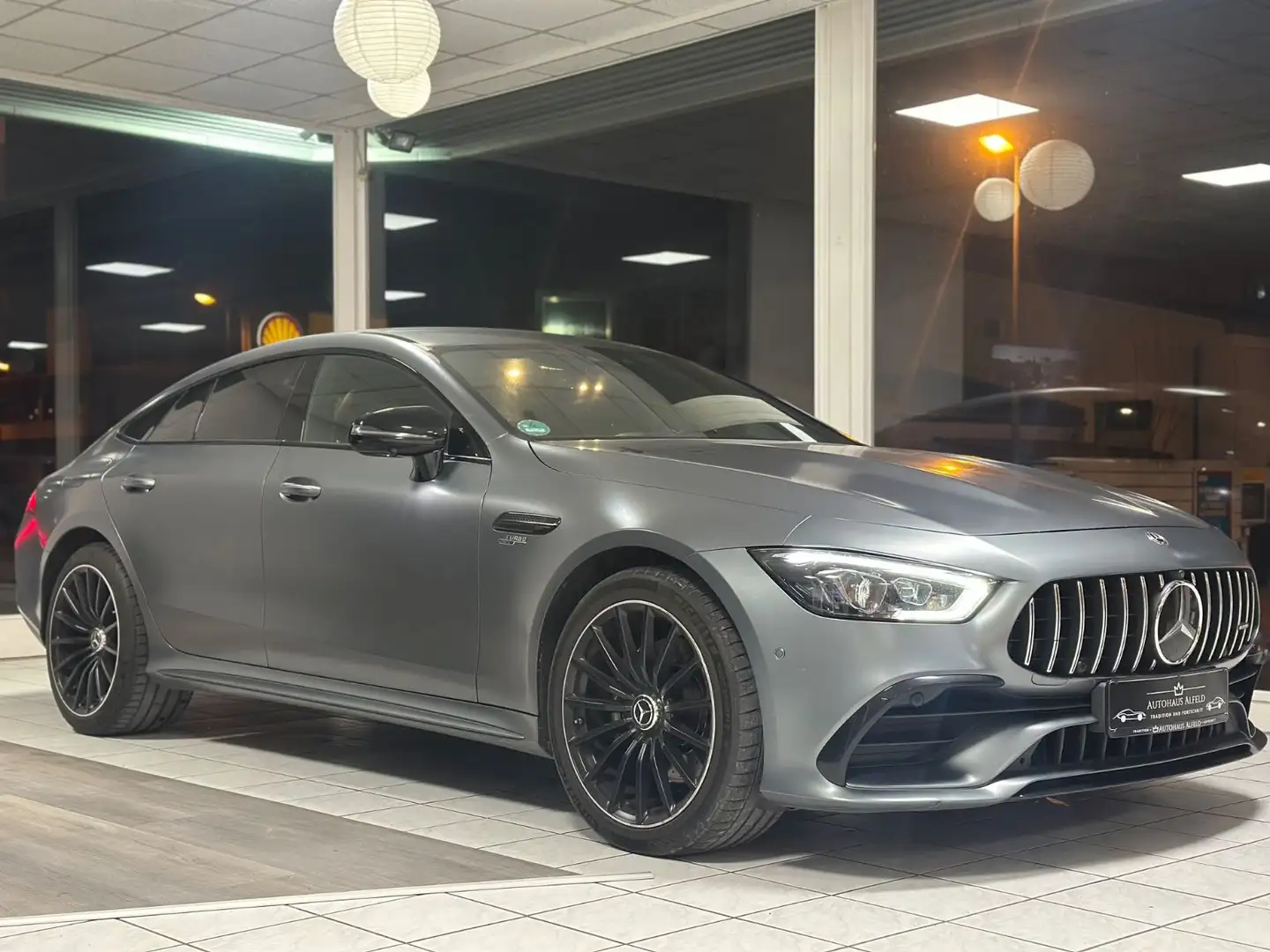 Mercedes-Benz AMG GT 43 4Matic+ Perfomence 1-Hand Grau - 1
