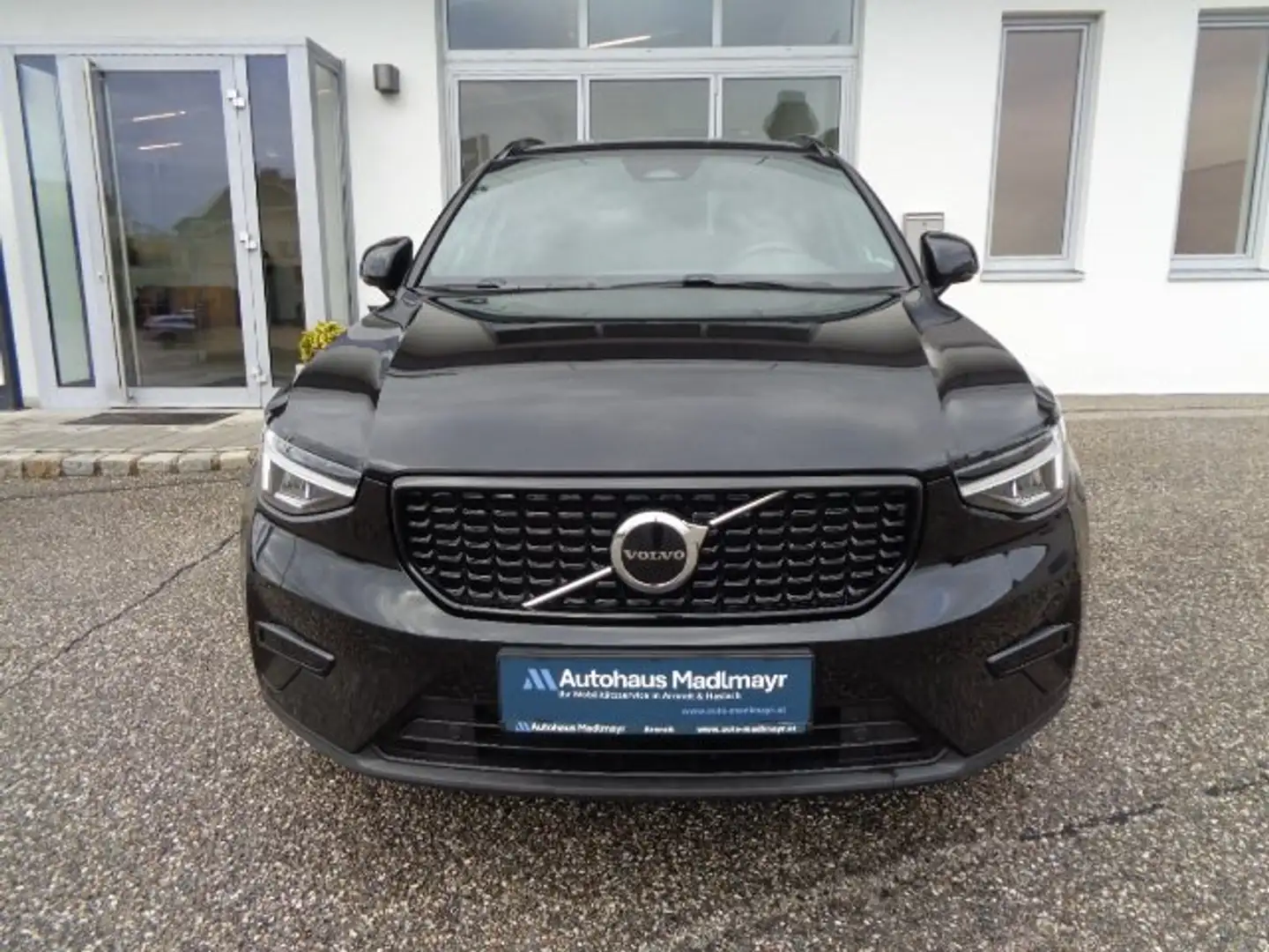 Volvo XC40 Plus Dark Schwarz - 1