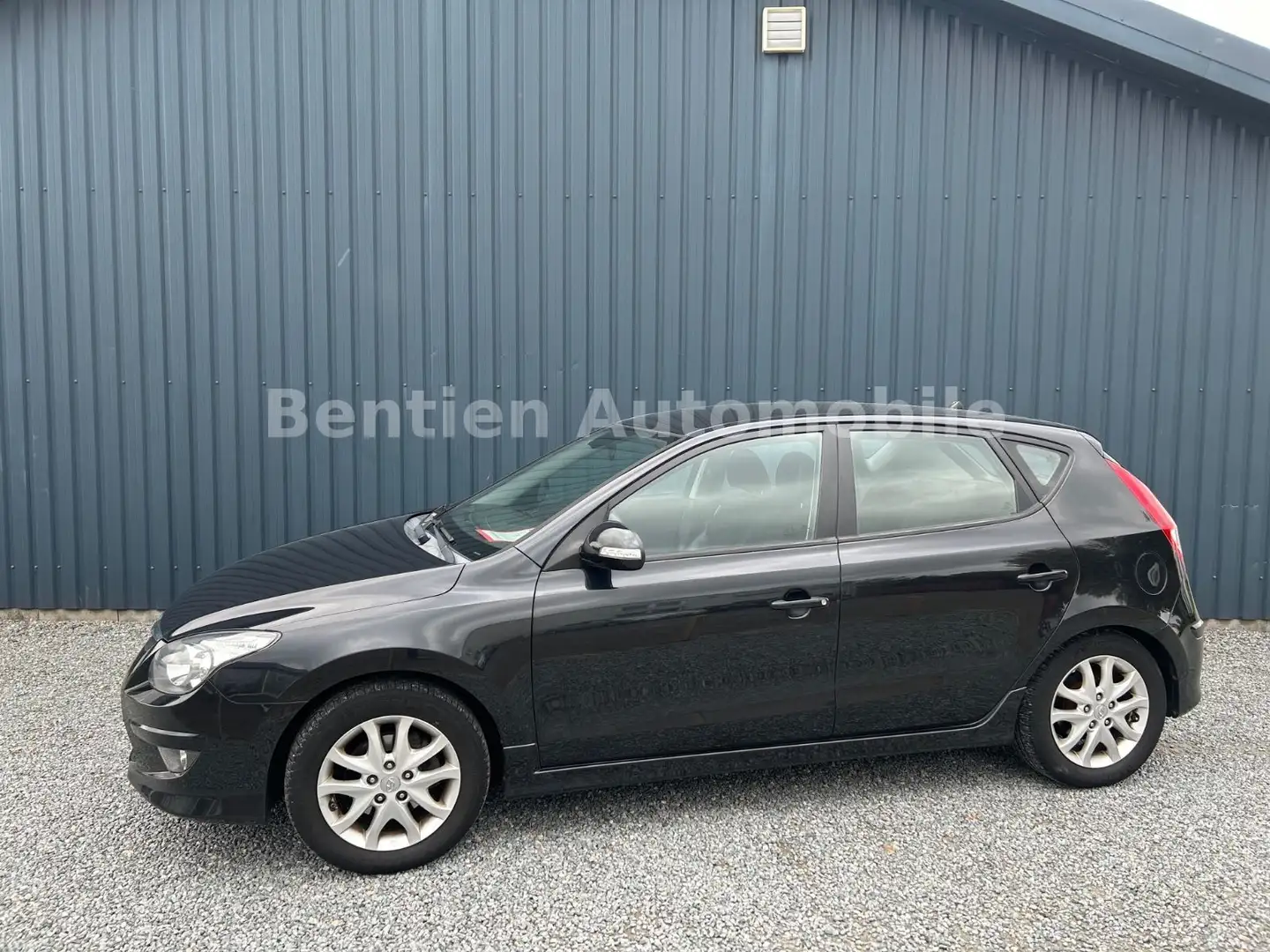 Hyundai i30 1.4 FIFA WM Edition Noir - 1