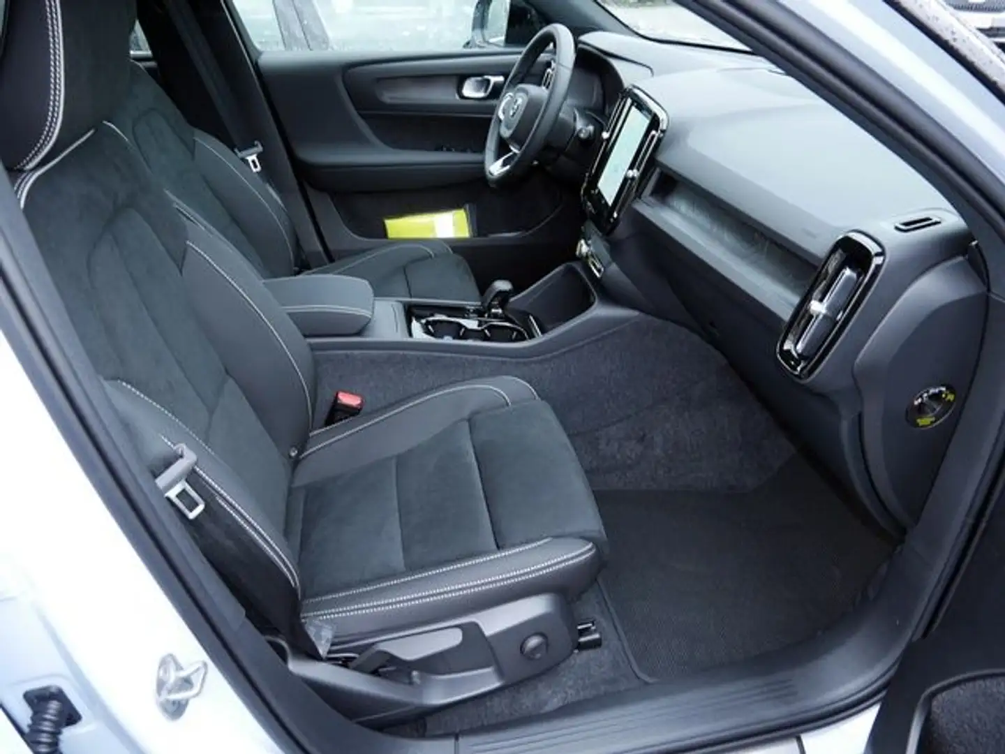 Volvo XC40 Plus Recharge Pure Electric 2WD STANDHZ LED Blau - 2