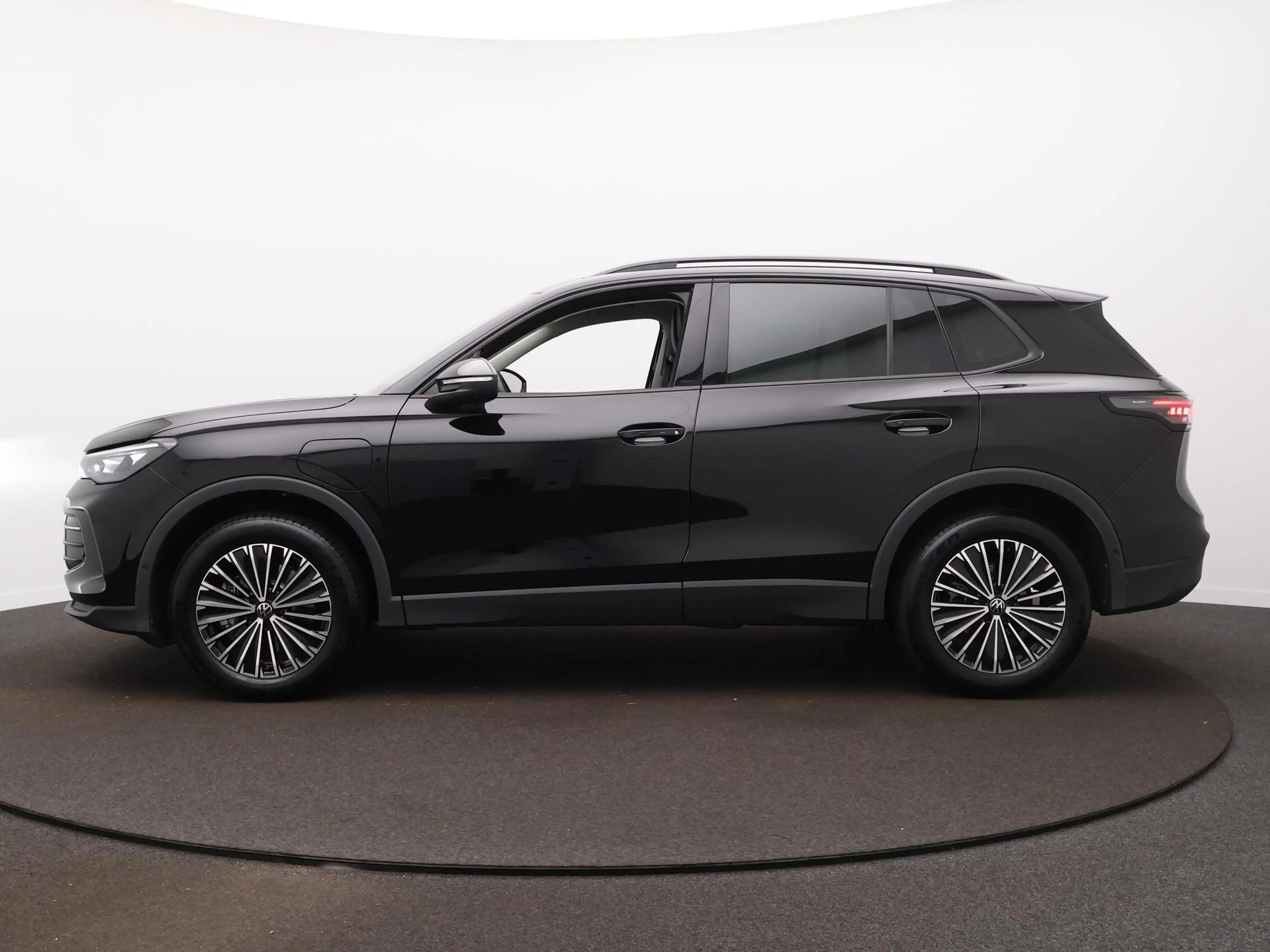 Volkswagen Tiguan 1.5 eHybrid Life Edition | 360 Camera | Zwenkbare — photo 8