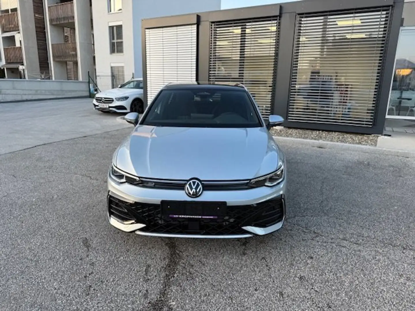 Volkswagen Golf 2.0 TDI 110 kW R-Line Silber - 2