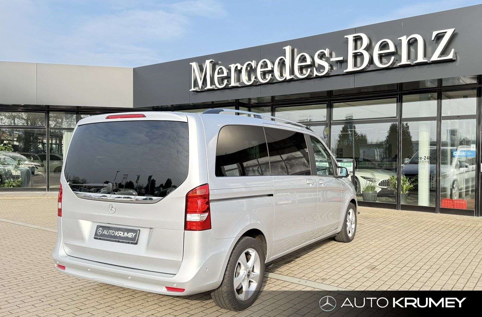 Mercedes-Benz V 220