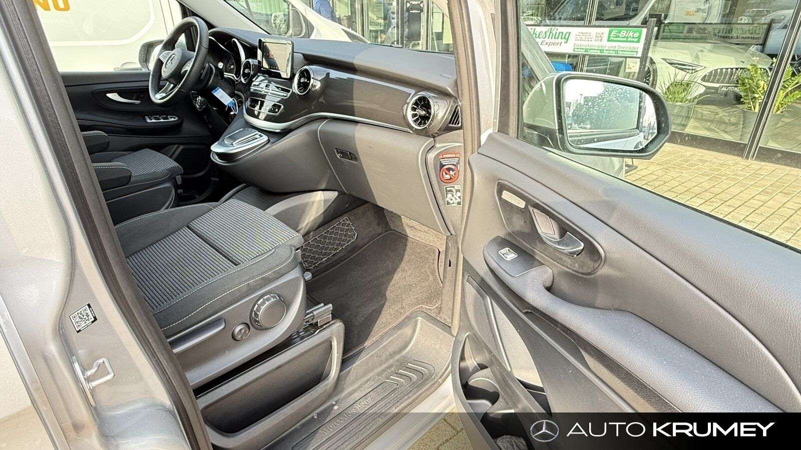 Mercedes-Benz V 220