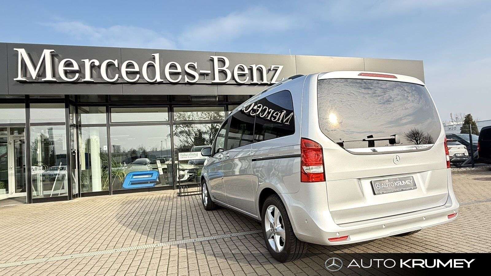 Mercedes-Benz V 220