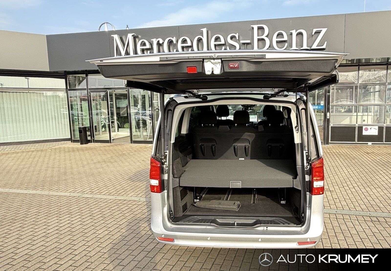 Mercedes-Benz V 220