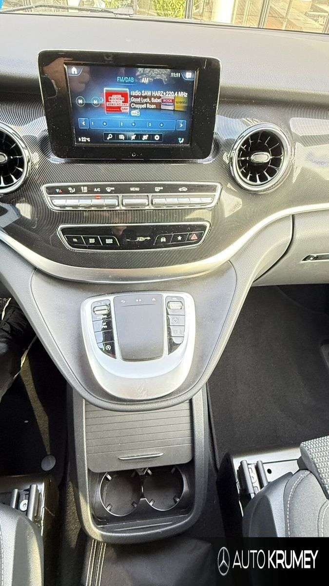 Mercedes-Benz V 220