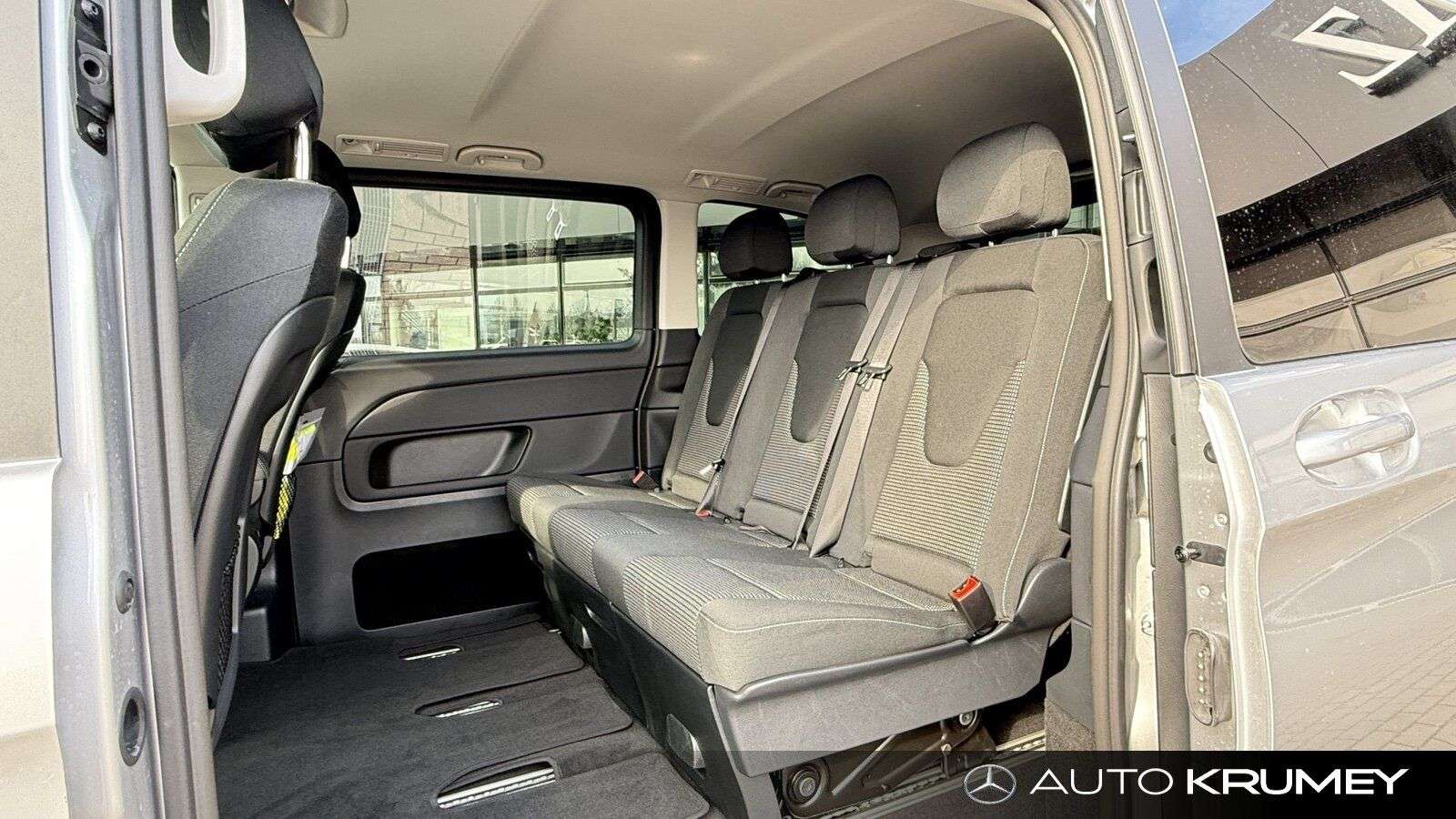 Mercedes-Benz V 220
